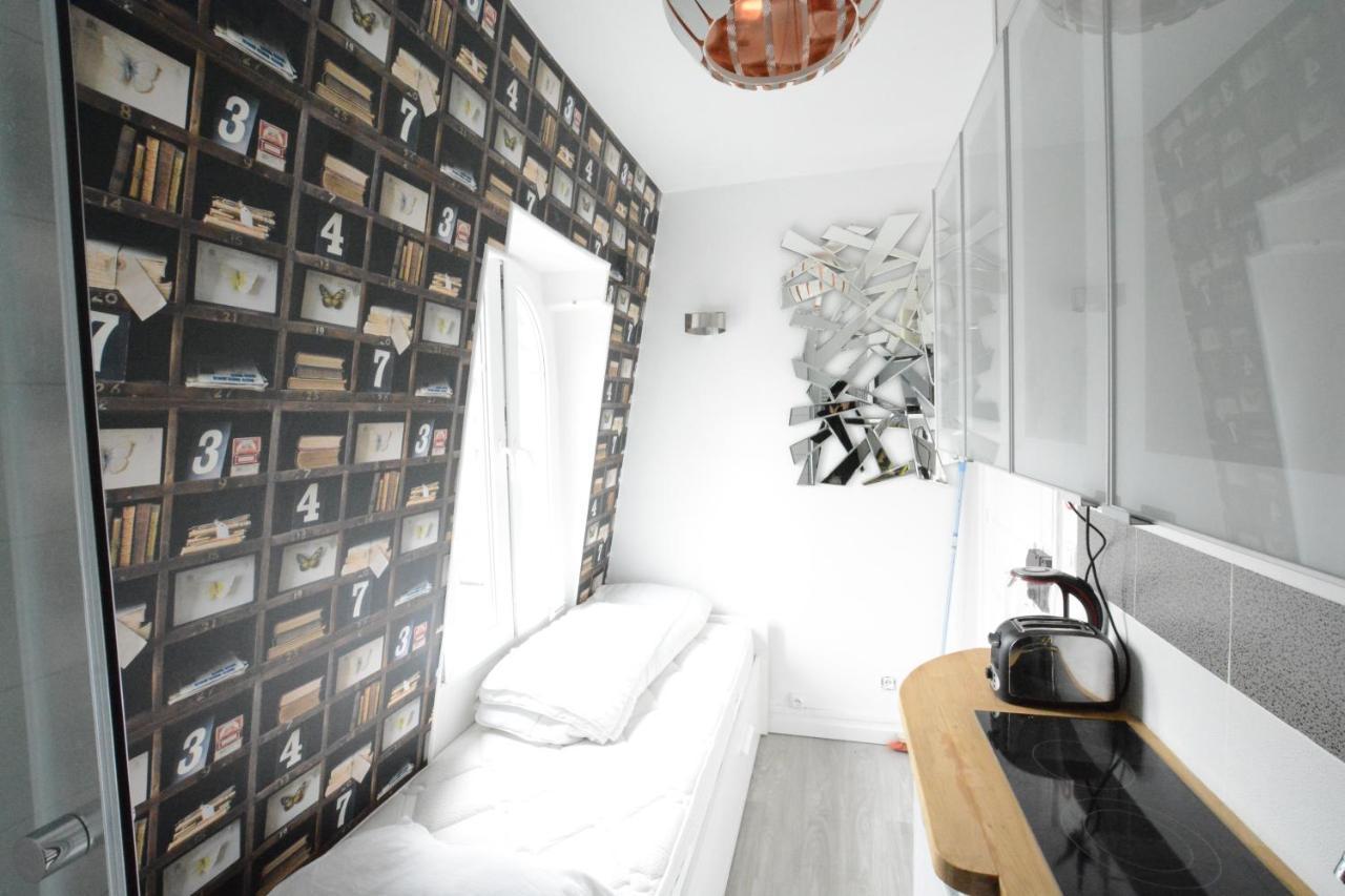 Eiffel Tower In Guest house Paris